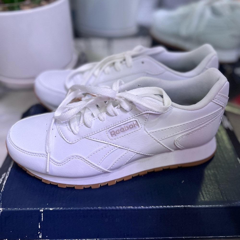 ✨New Item✨ New Reebok Sneakers